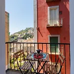 Tarsia View * Napoli